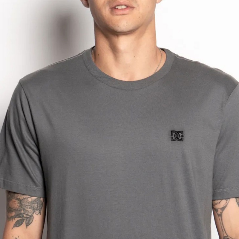 Camiseta Dc Shoes Embroidery Cinza